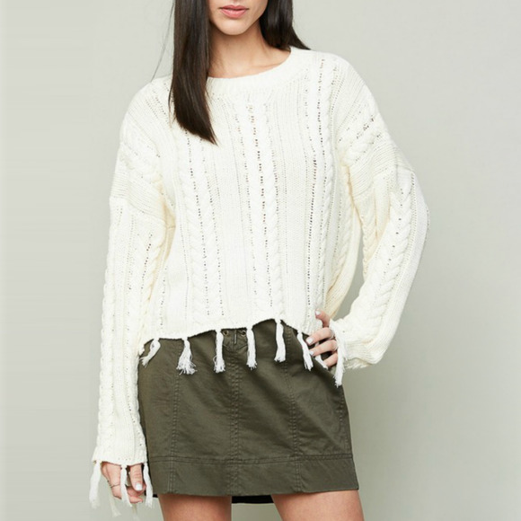 Hayden Los Angeles Cream Cable Knit Frayed Trim Pullover Sweater Size Large - Picture 1 of 10